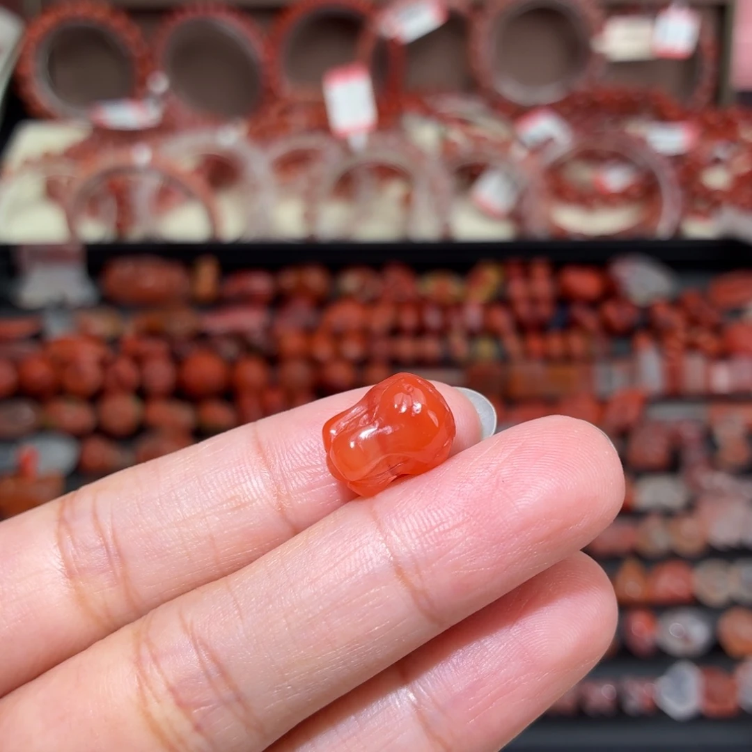 南红玛瑙未镶嵌颈饰白菜