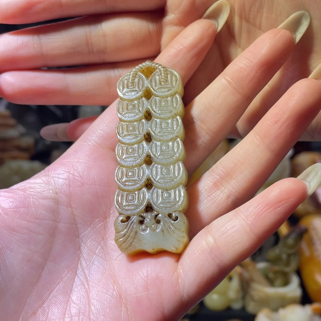 〈***〉和田玉未镶嵌把件