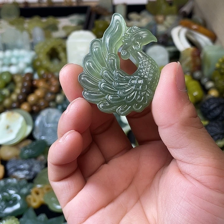 未镶嵌蛇纹石玉颈饰