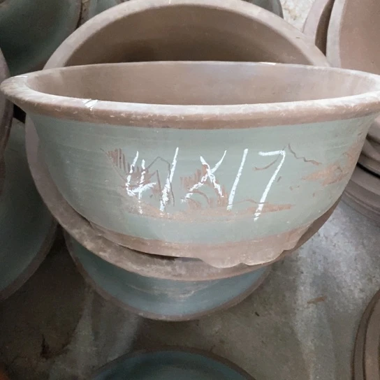 紫砂花盆100-3。      41-17
