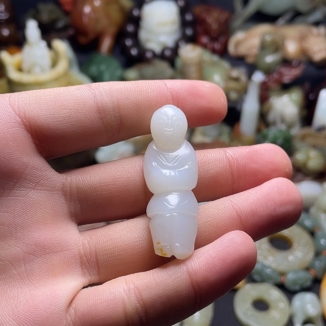 团***量和田玉（糖玉）未镶嵌颈饰