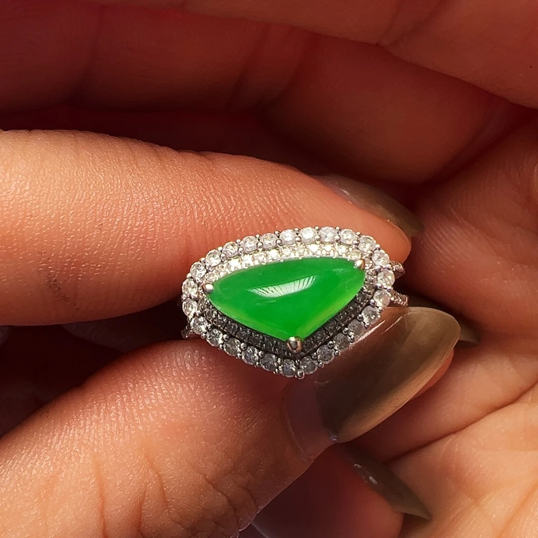 翡翠18K金镶嵌颈饰戒指