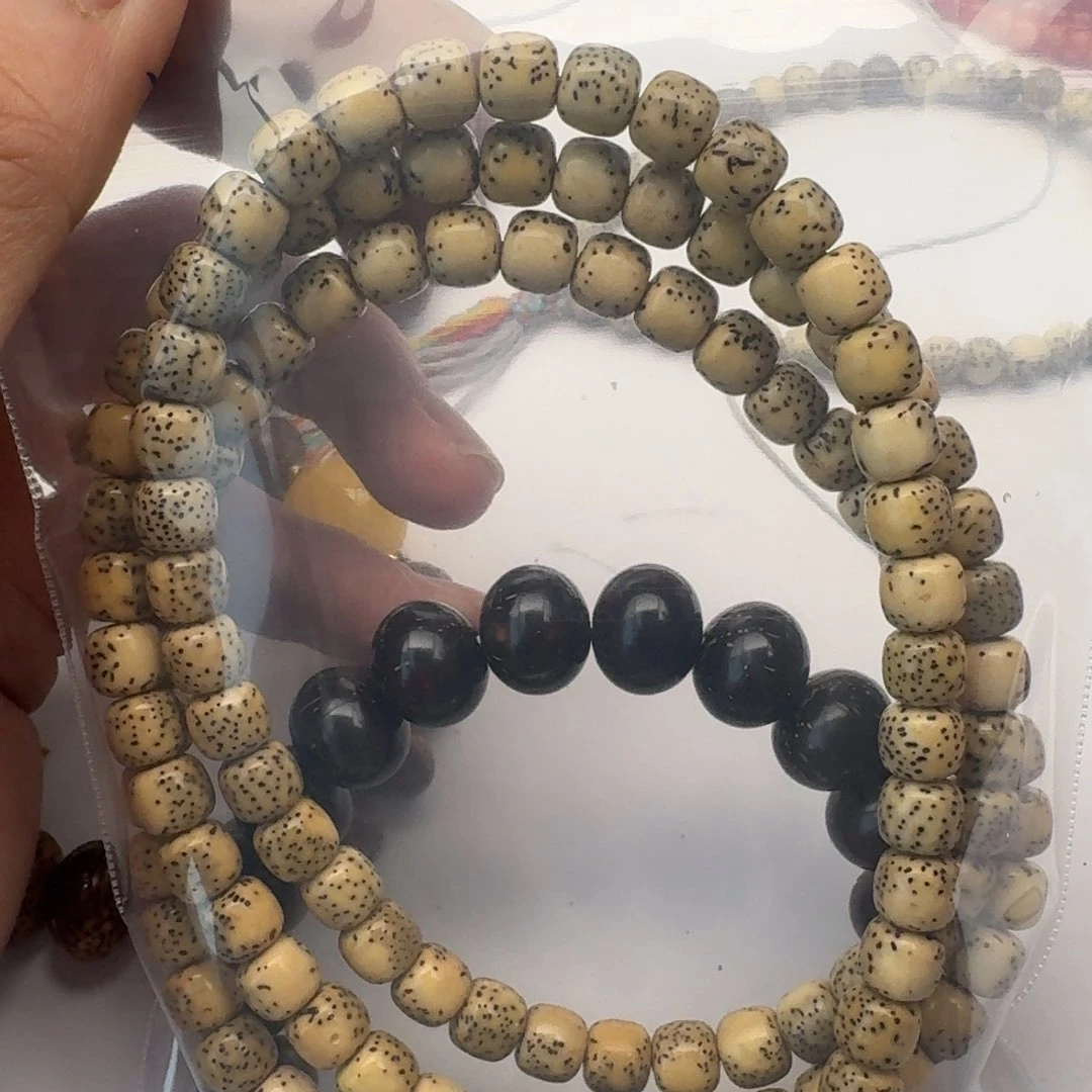 紫金鼠手串宇****）哈哈哈哈哈