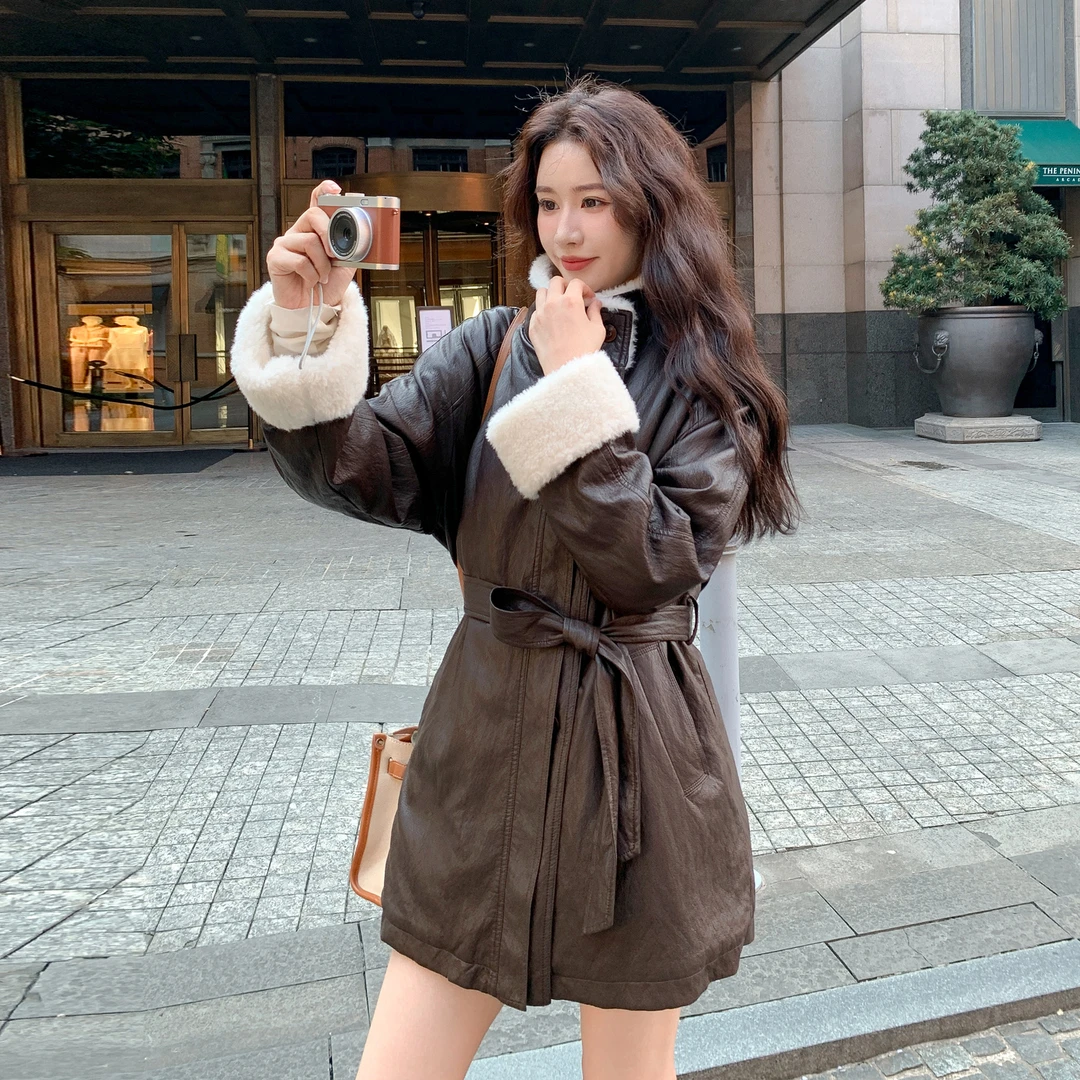 咖色美拉德穿搭复古羊羔毛外套女2025冬季新款中长款皮毛一体大衣