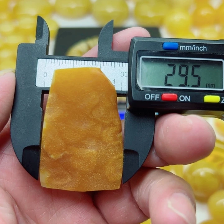 琥珀（矿物珀）未镶嵌裸石