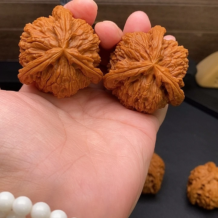 密***猴把件文玩核桃白奔