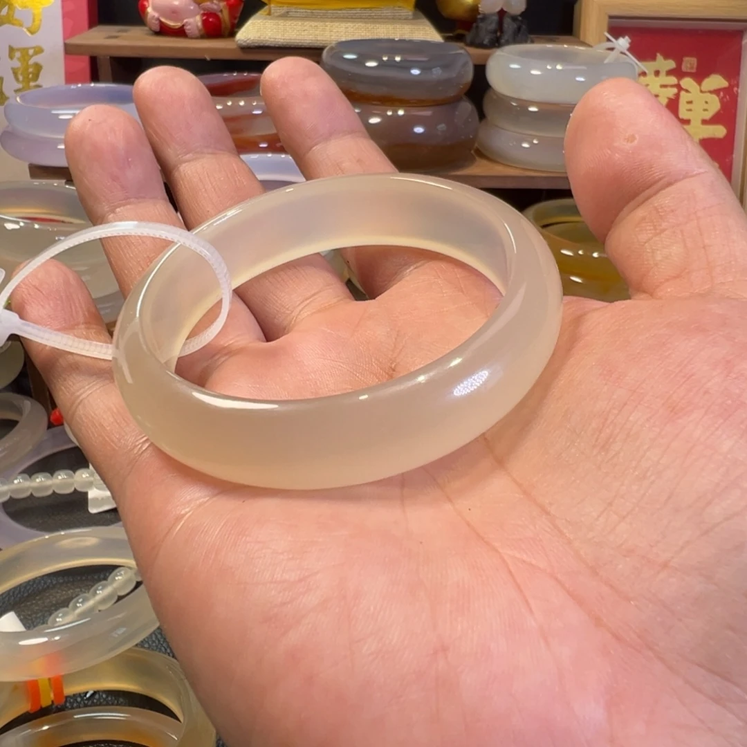 清***闲玛瑙/玉髓手镯未镶嵌