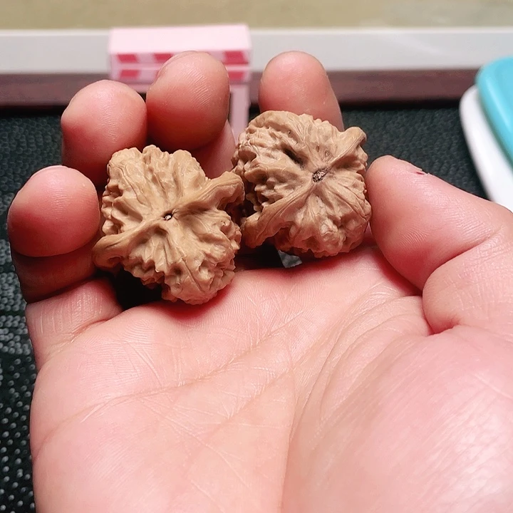 文玩核桃吊坠西****椒野狼