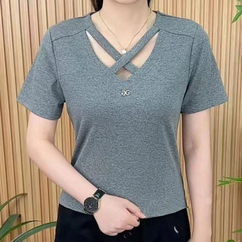 2025夏季时尚新品纯色镂空V领百搭显瘦气质减龄T恤短袖小衫（交叉）