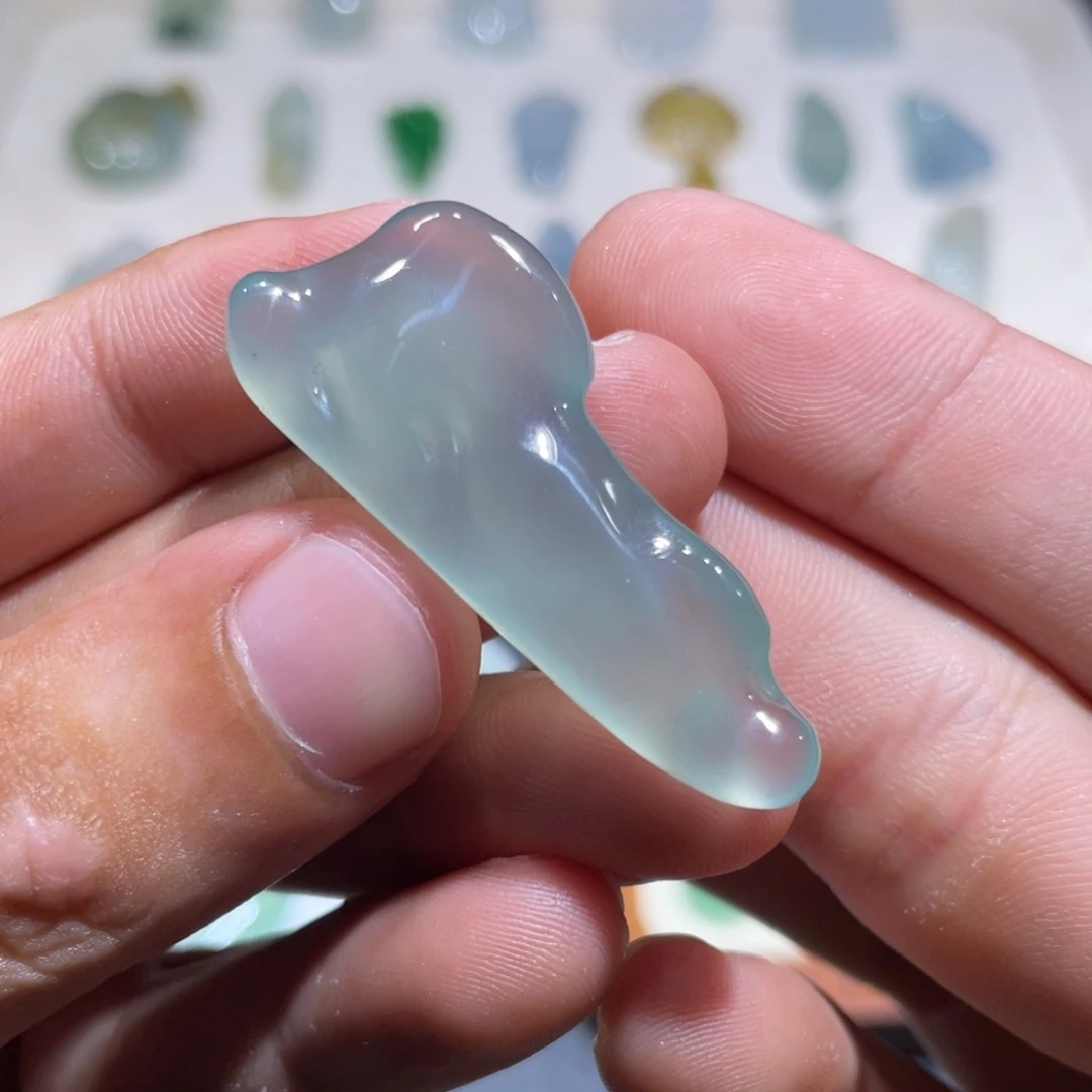 颈饰未镶嵌翡翠随形