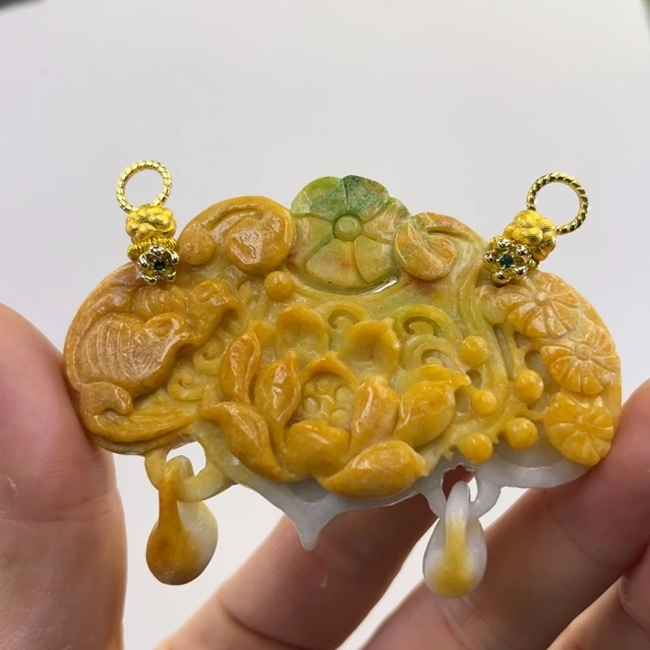 翡翠吊坠(赠链)未镶嵌代编织有瑕疵