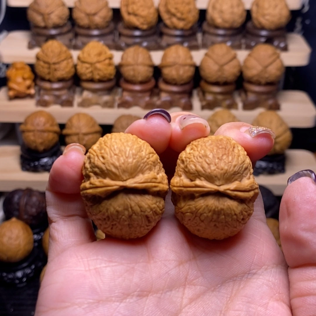 把件文玩核桃Z小宝石56……………