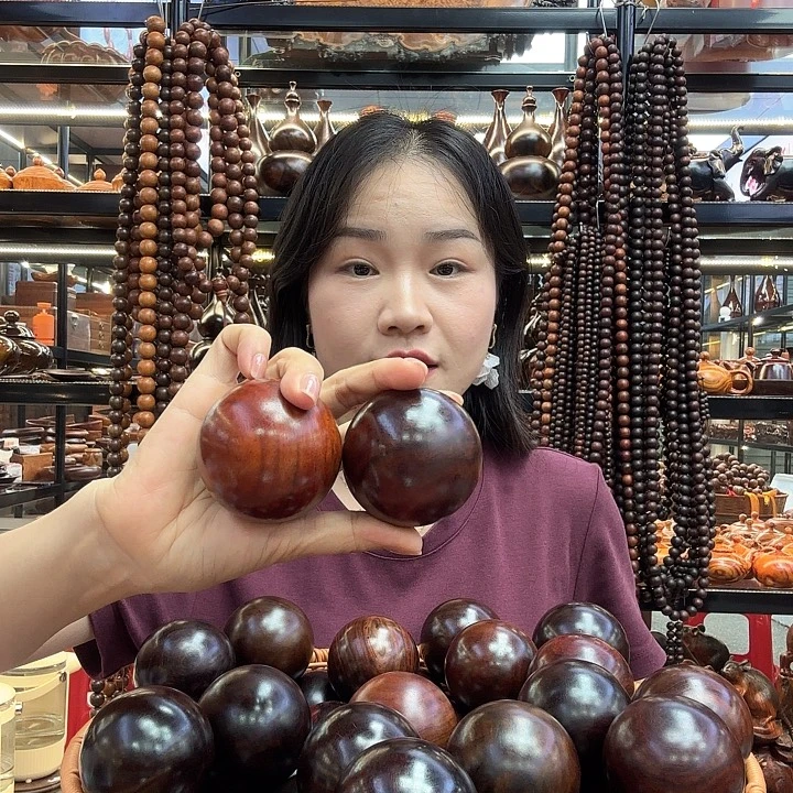 罗***钧白枝/白酸枝（红酸枝木类）6.0手球瑕疵