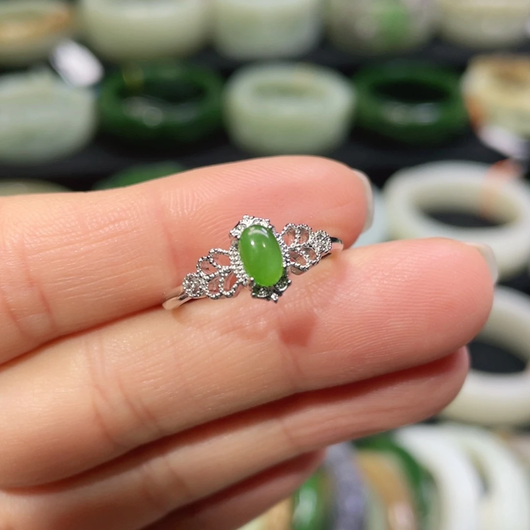 未镶嵌戒指和田玉