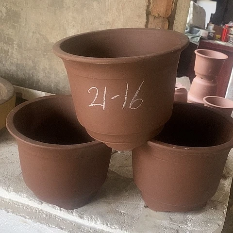 中国宜兴紫砂花盆，