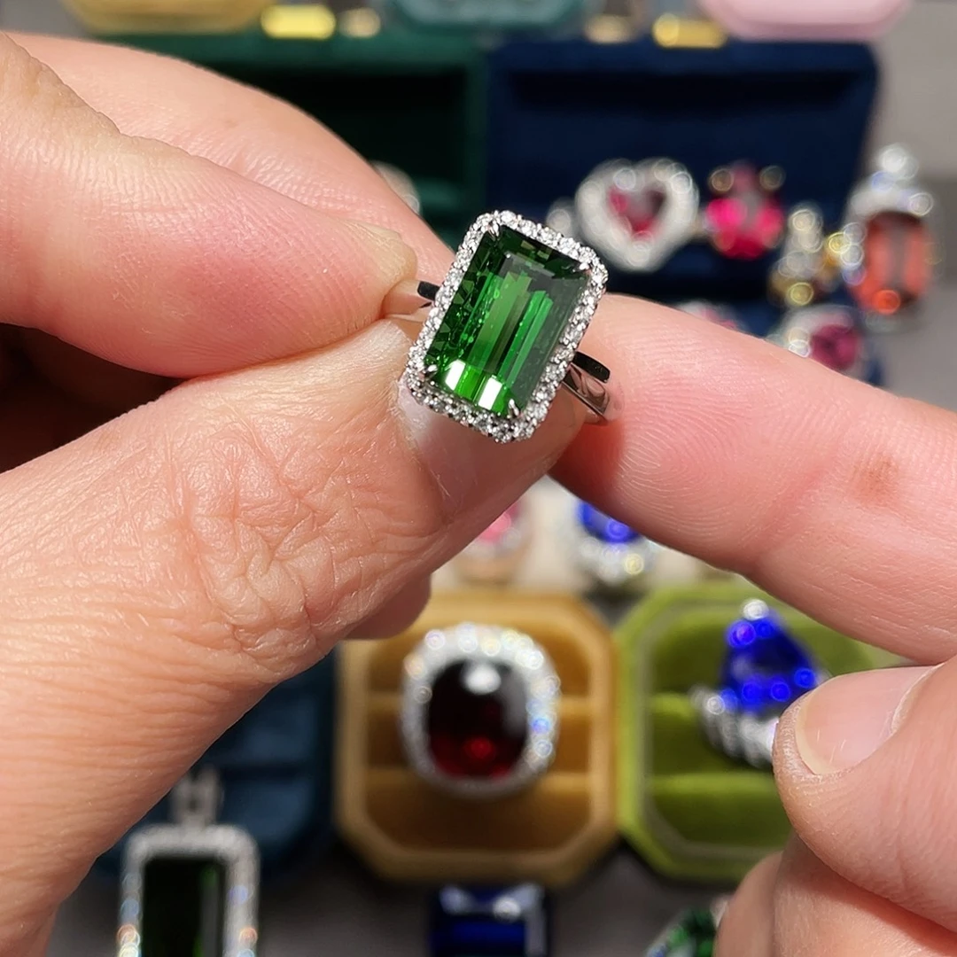 戒指18K金镶嵌碧玺4.31ct