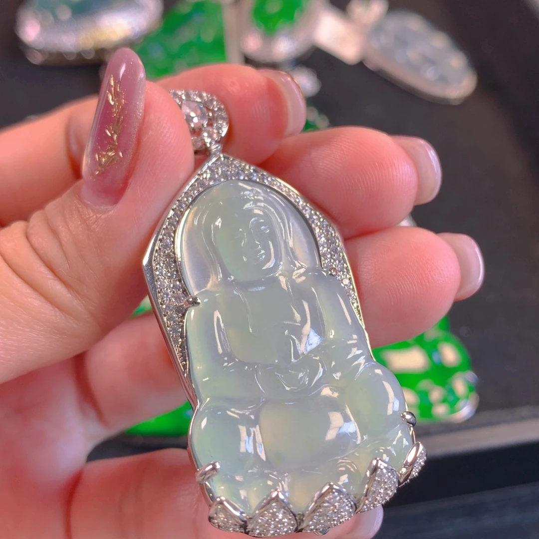 翡翠颈饰未镶嵌翡翠