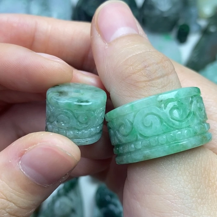 颈饰未镶嵌翡翠吊坠