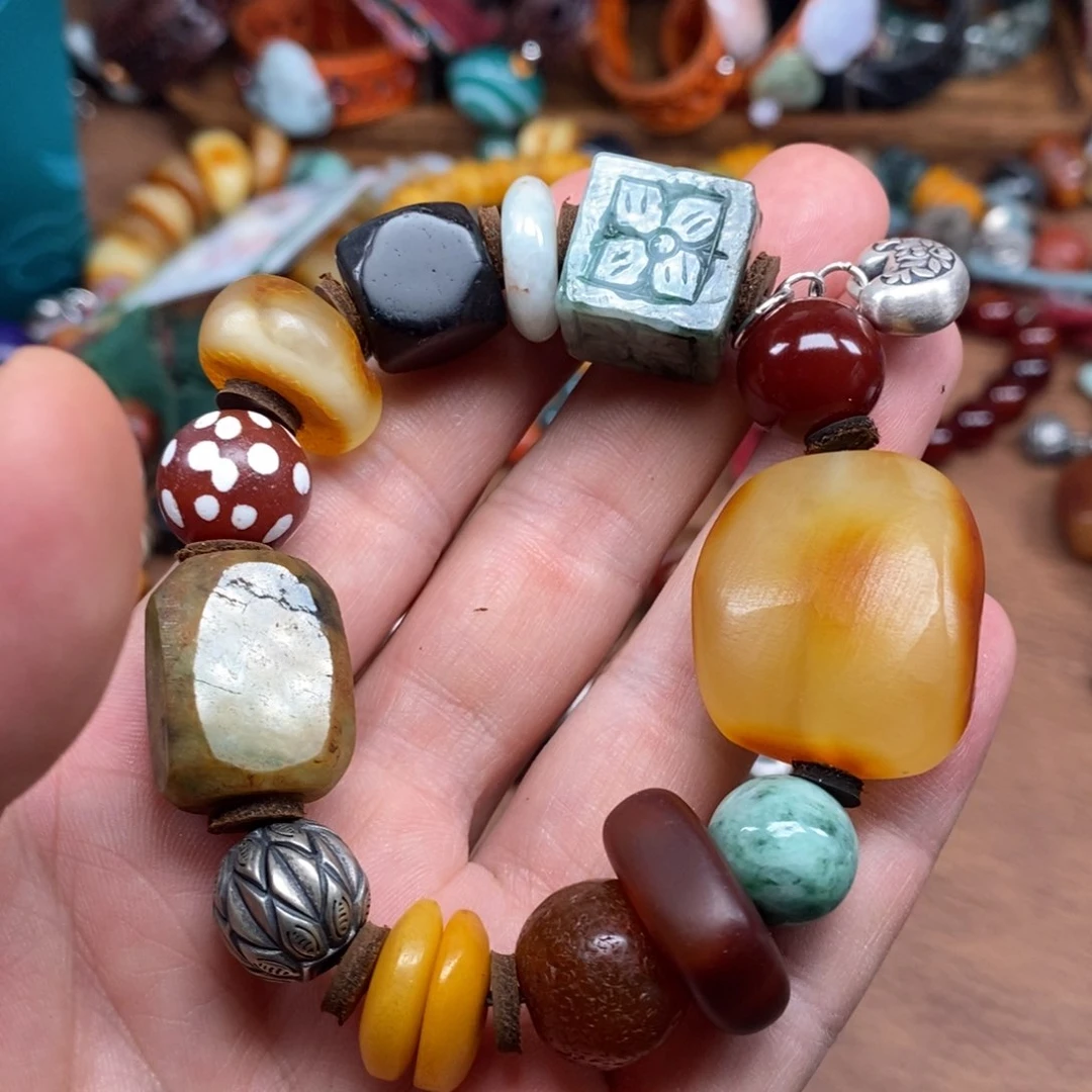 翡翠未镶嵌颈饰A*'