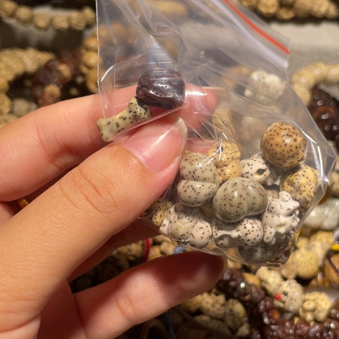 去***里星月菩提吊坠富甲骨节