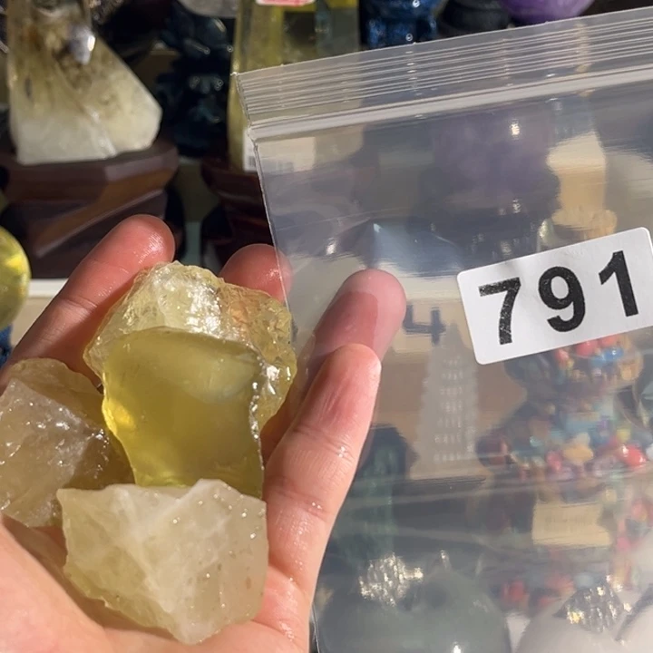 未镶嵌水晶大型摆件（非配饰）