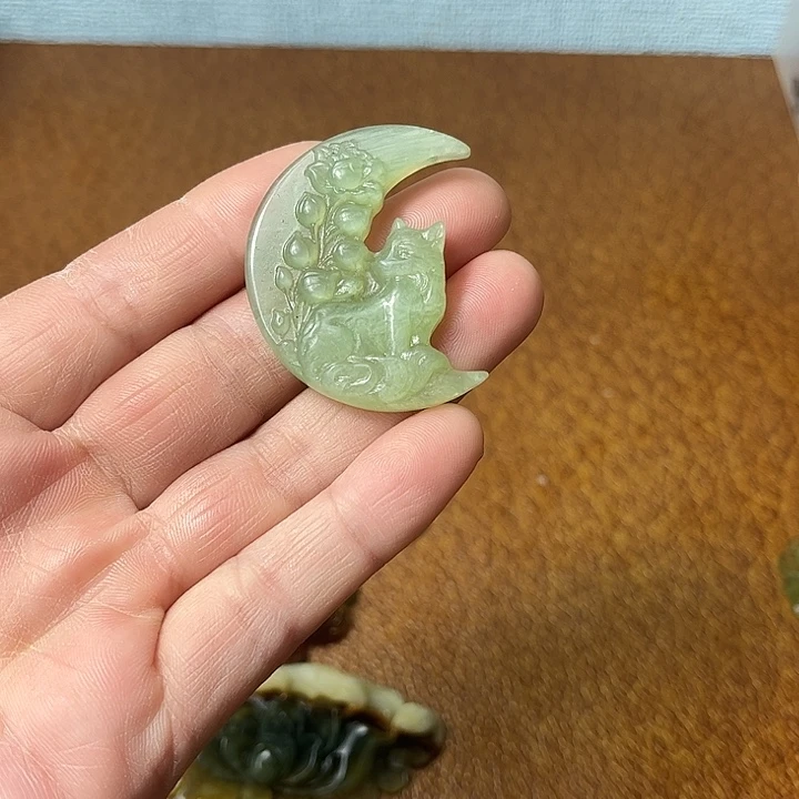 蛇纹石玉未镶嵌挂件