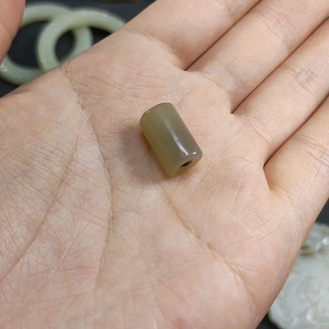 瞌***头和田玉未镶嵌颈饰