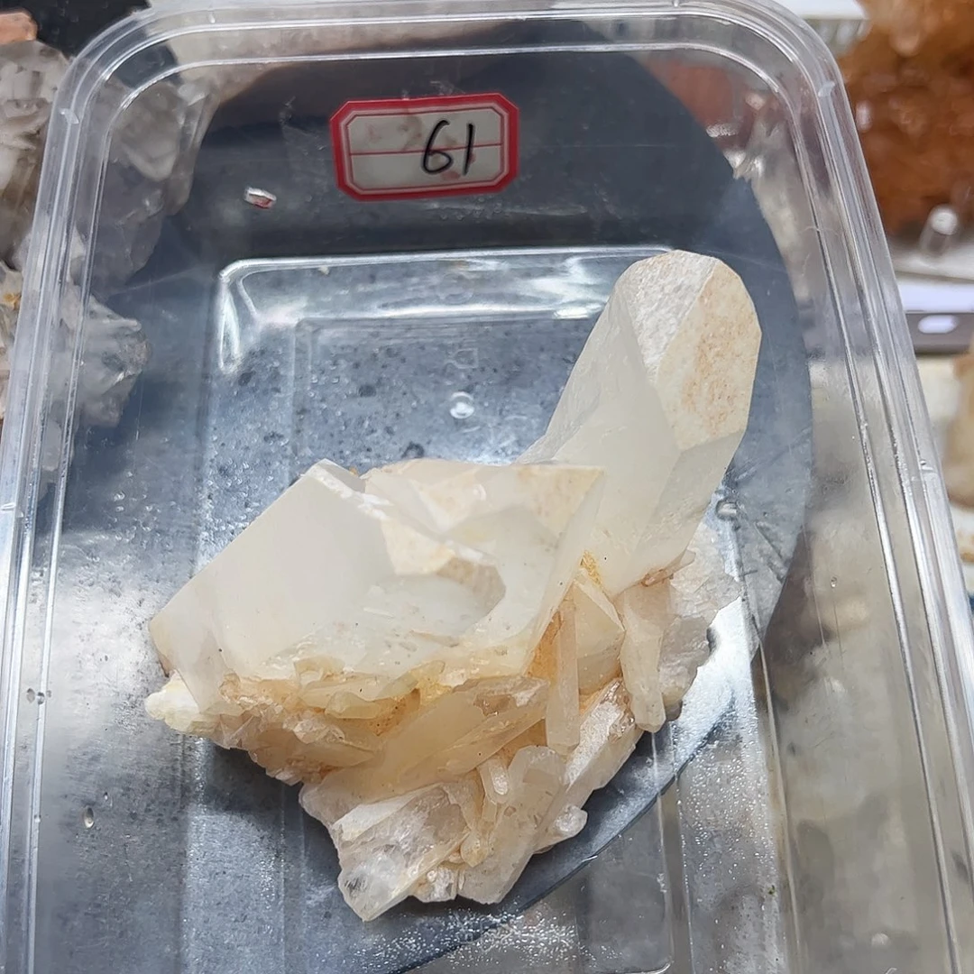 C***.未镶嵌珠宝半成品水晶