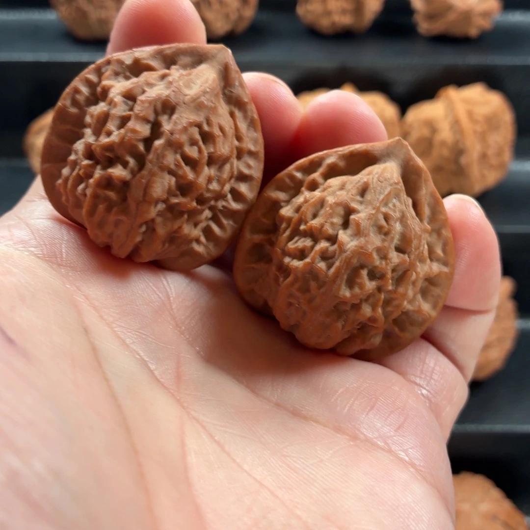 你****桃核把件野生原树七步沟37轻微磕尖