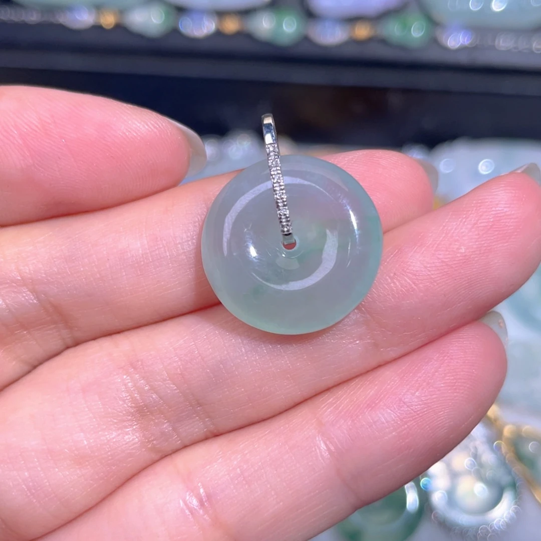 颈饰18K金镶嵌翡翠翡翠