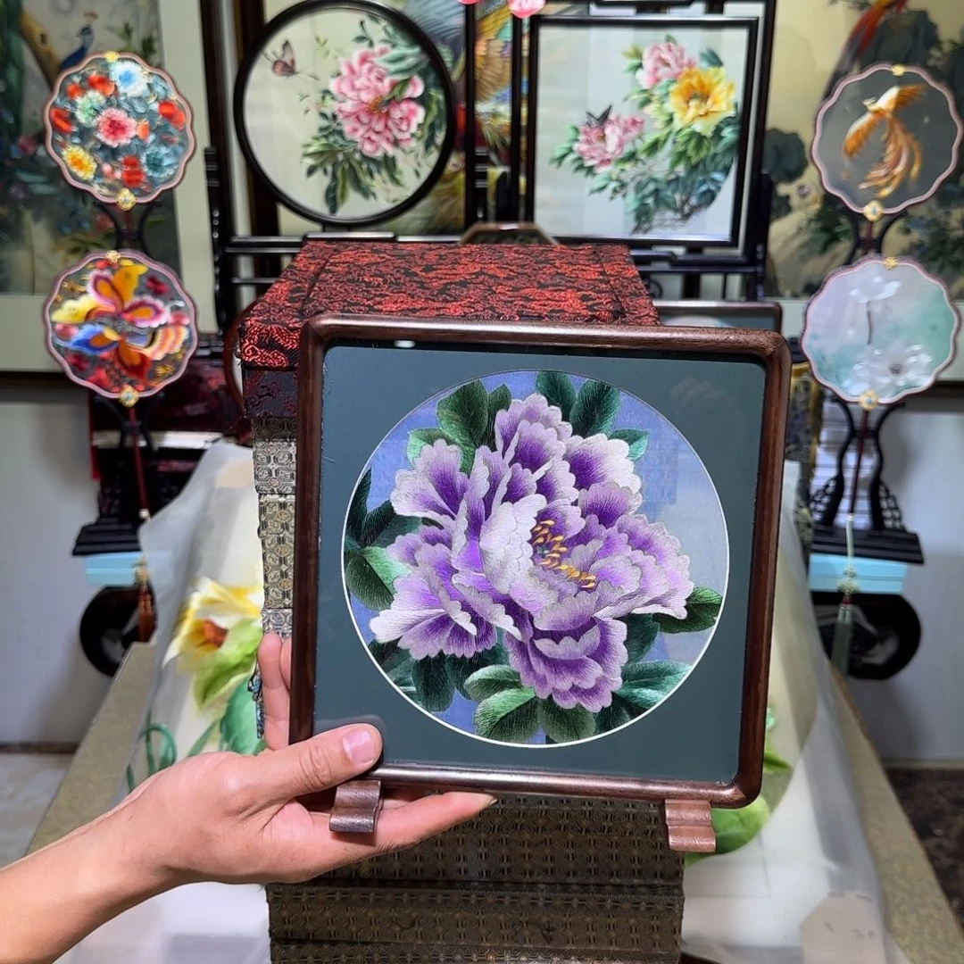 刺绣刺绣工艺精湛异色