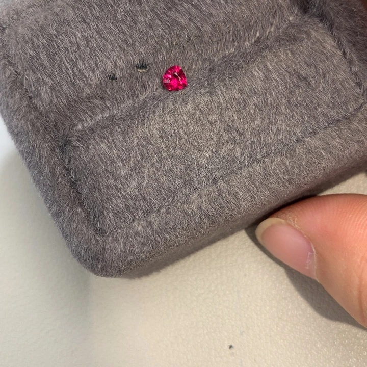 碧玺裸石未镶嵌0.21克拉