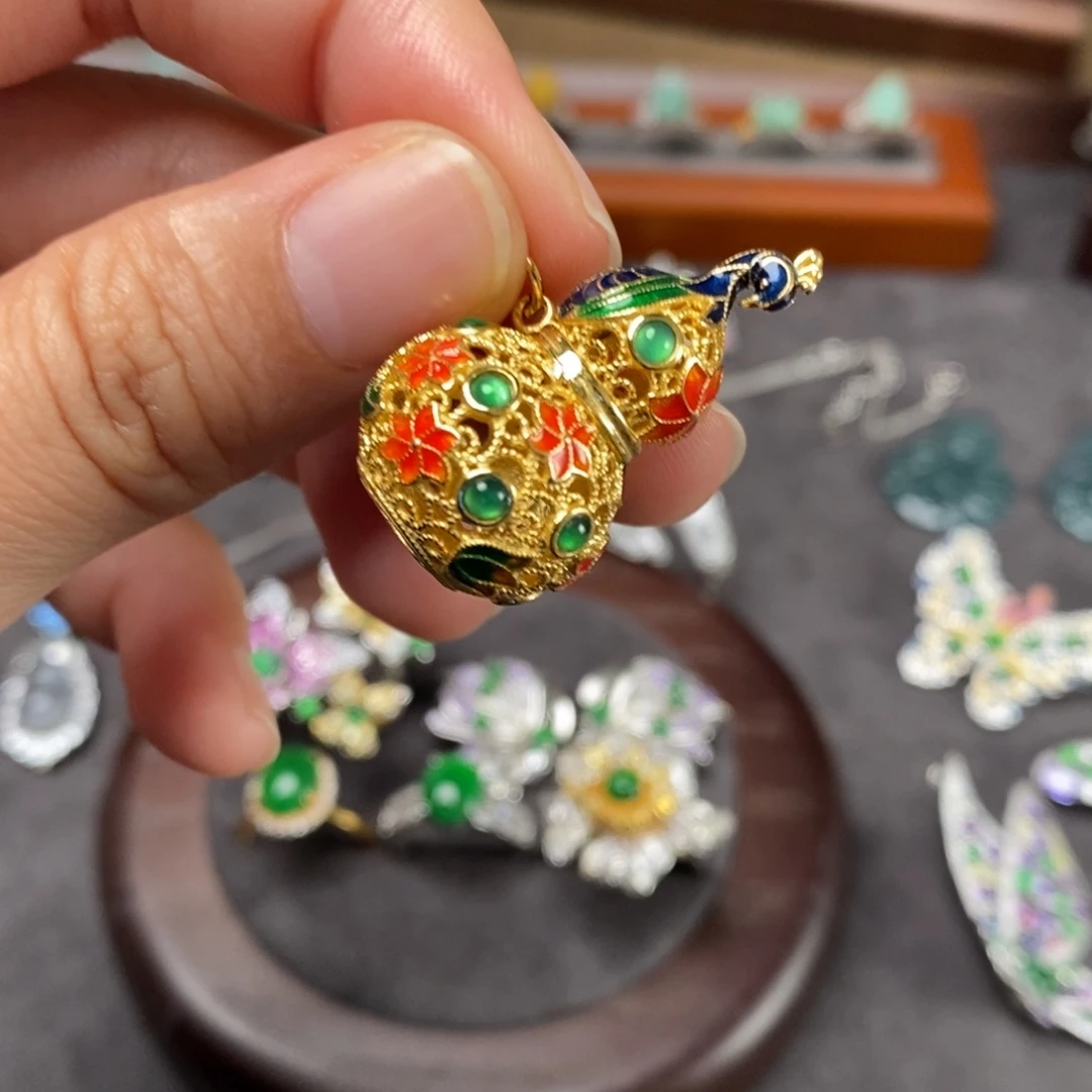 翡翠银S925镶嵌吊坠(赠链)