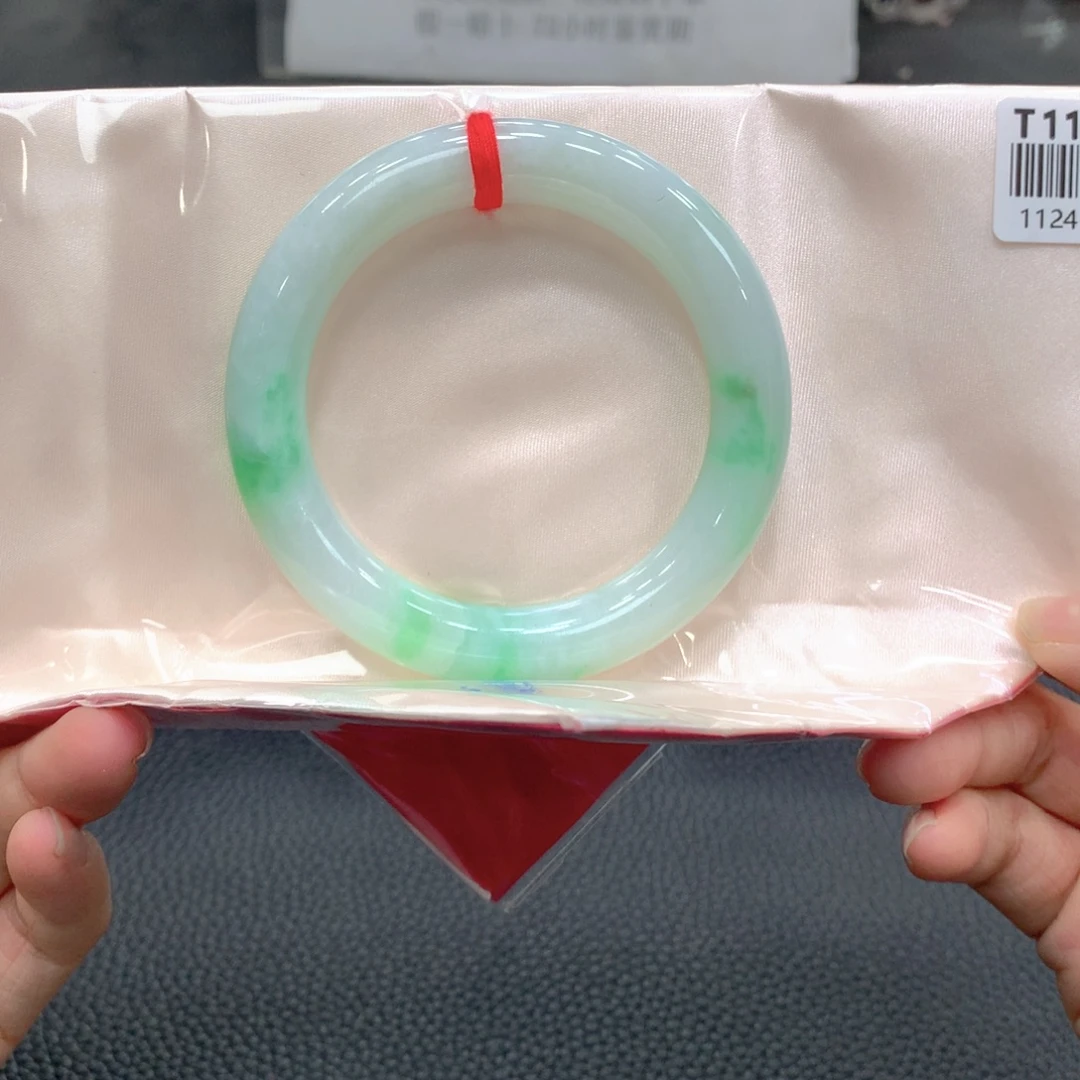 翡翠未镶嵌手镯1号