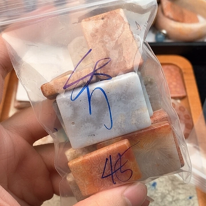 硅化玉颈饰未镶嵌乔*森