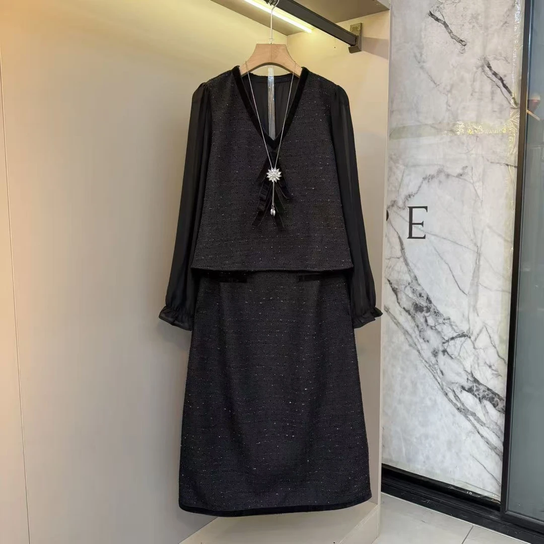 2025上新秋冬V领设计感洋气气质胖mm显瘦小香风时尚连衣裙9230