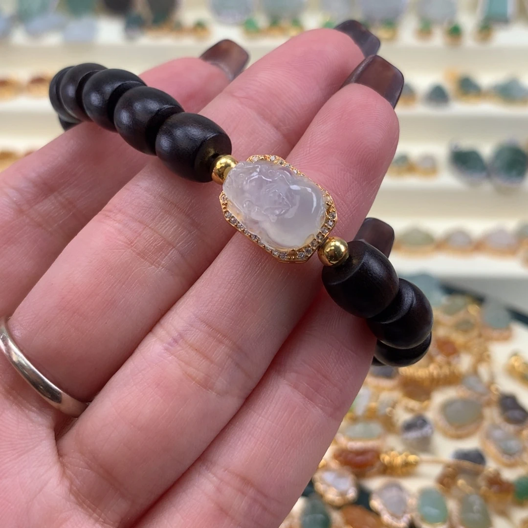 翡翠银S925镶嵌颈饰貔貅