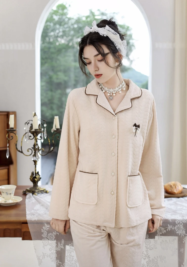 琦欣家实体高克重爱心提花海岛绒加厚家居服套装女