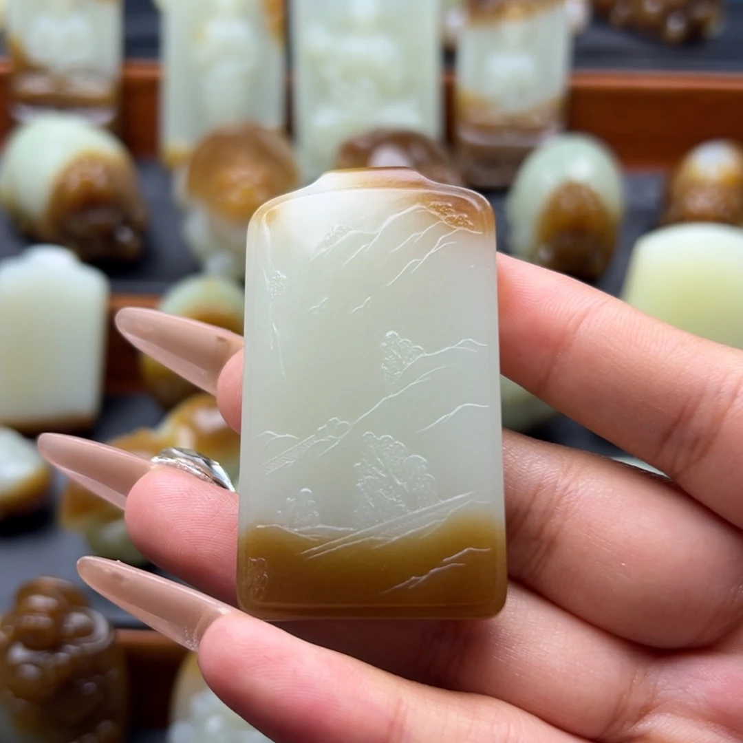 十***哥和田玉未镶嵌颈饰