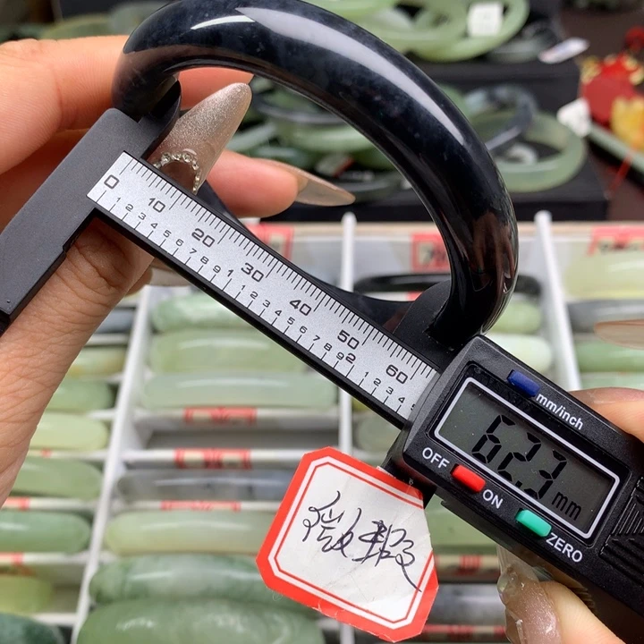 蛇纹石玉未镶嵌手镯776