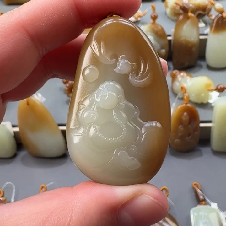 和田玉未镶嵌颈饰