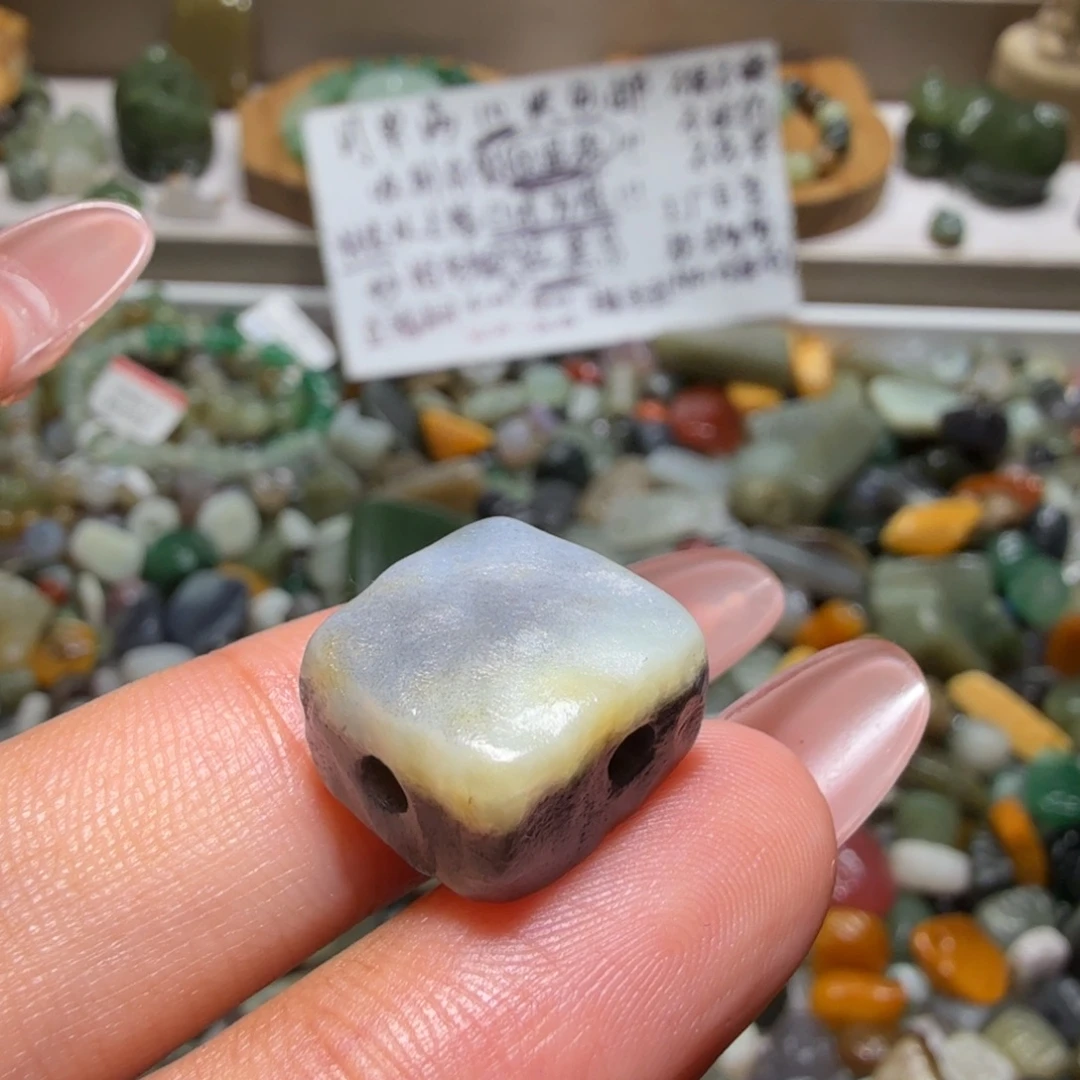 和田玉未镶嵌珠宝奇石