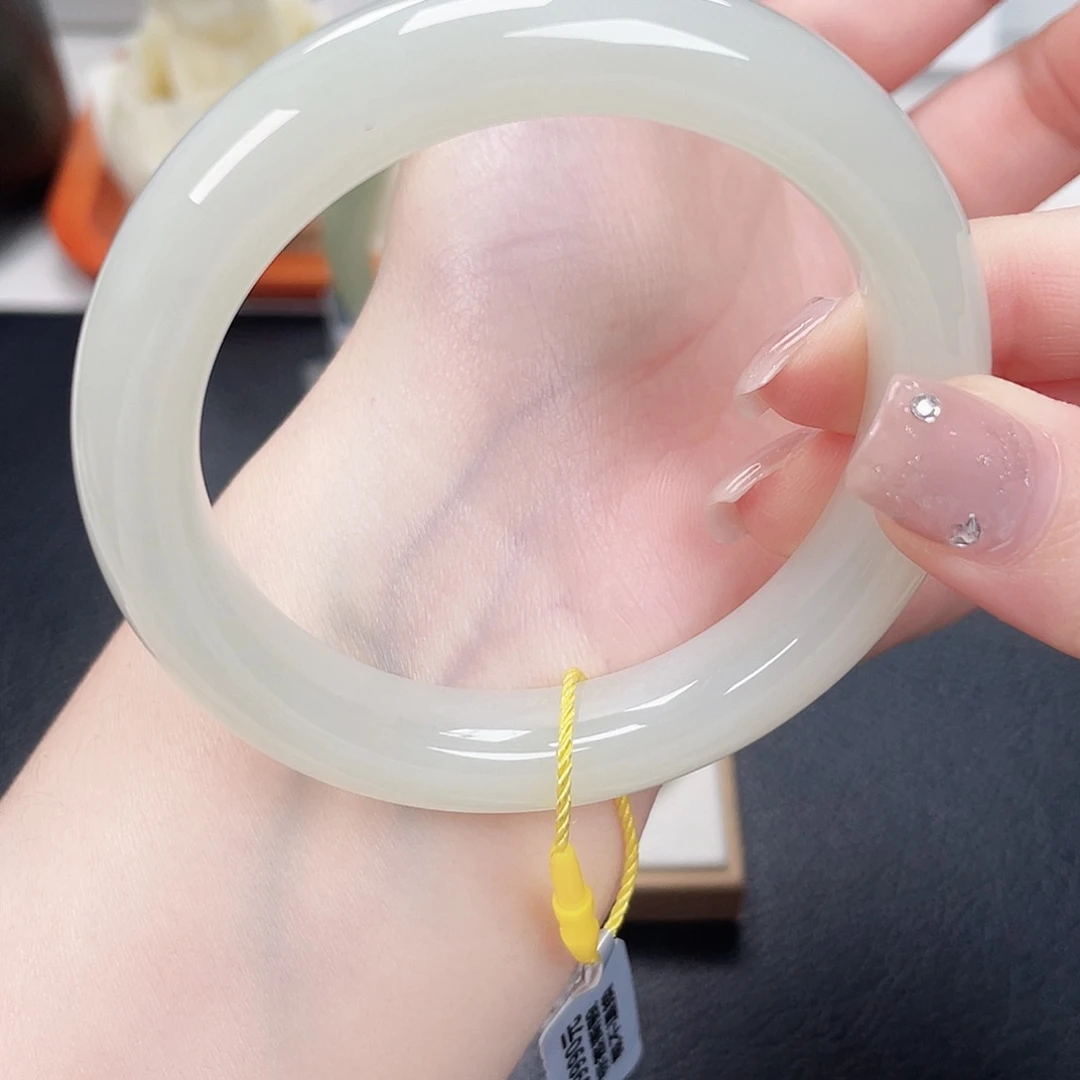 和田玉未镶嵌手镯56