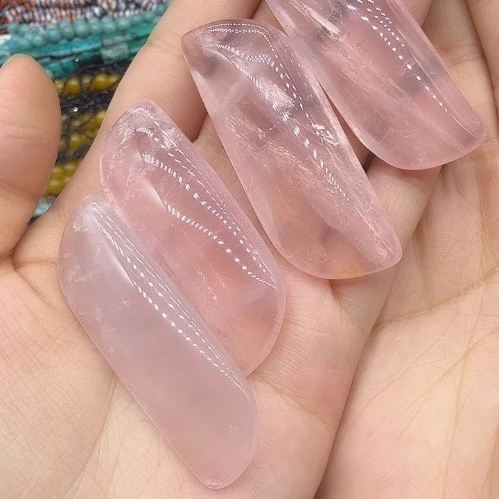 未镶嵌珠宝半成品水晶芙蓉粉水晶吊坠一颗