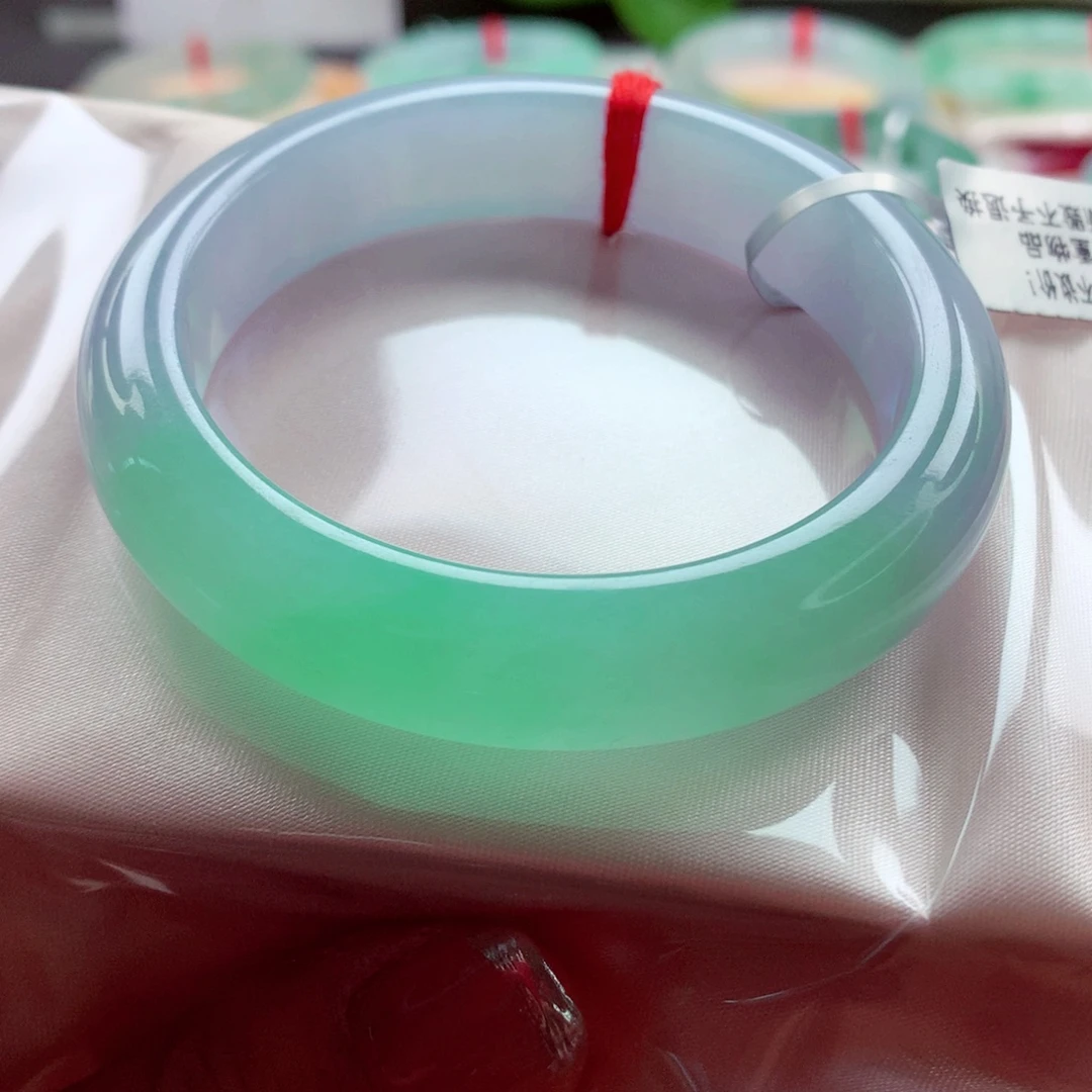 K***i未镶嵌手镯翡翠师妹艳丽春彩至纯至美