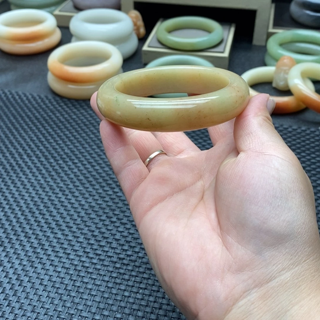 石英质玉（佘太翠）手镯合金