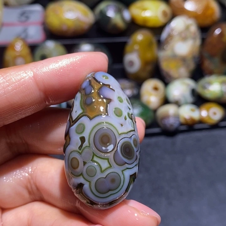 玛瑙/玉髓未镶嵌珠宝奇石11