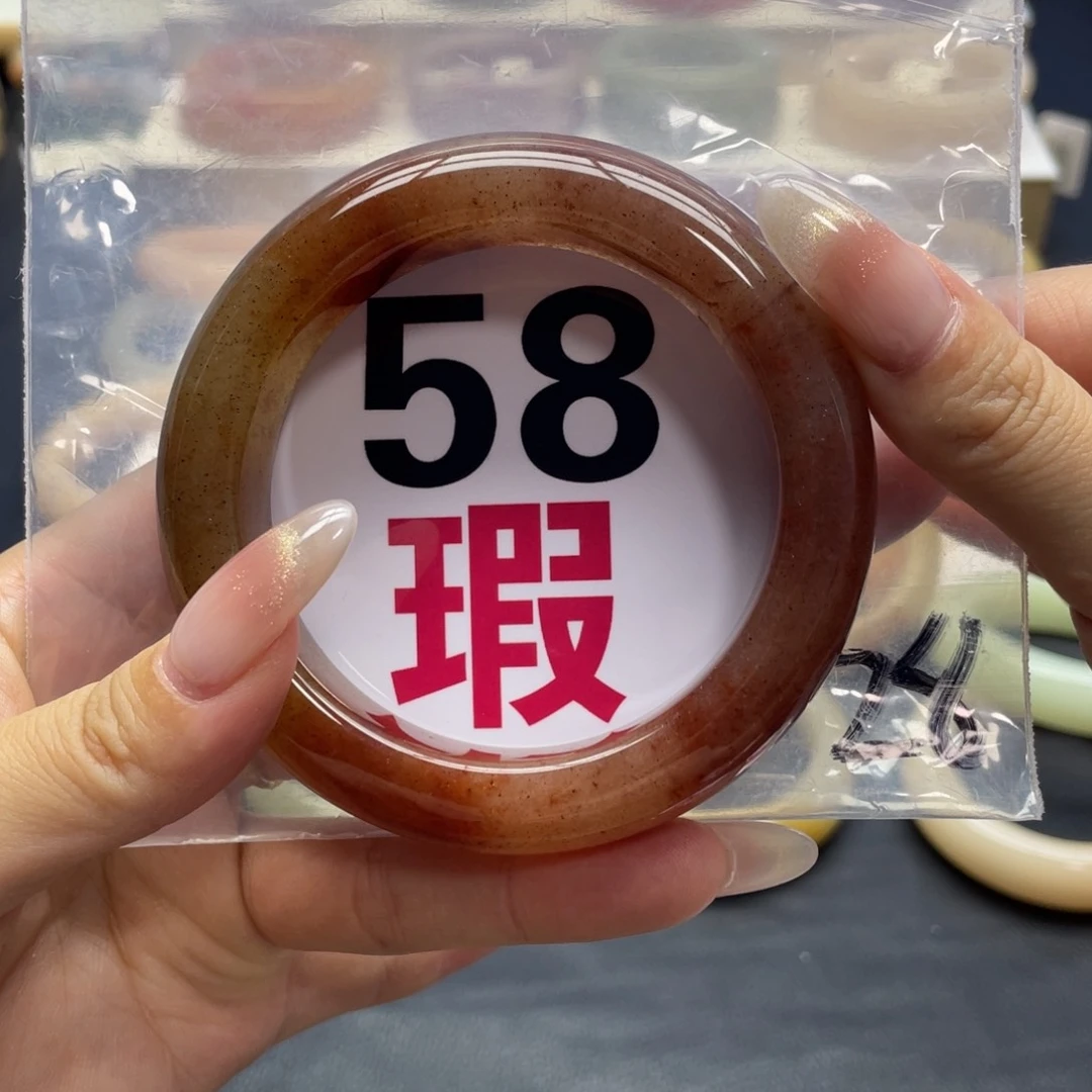 未镶嵌手镯石英岩玉