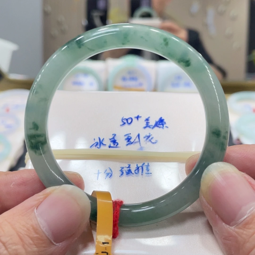 翡翠未镶嵌手镯翡翠手镯