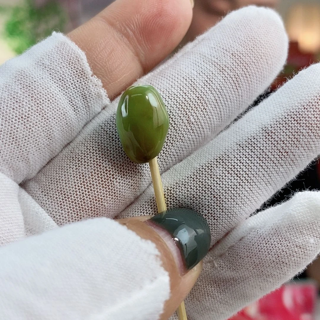 绿松石珠宝奇石未镶嵌栗*?